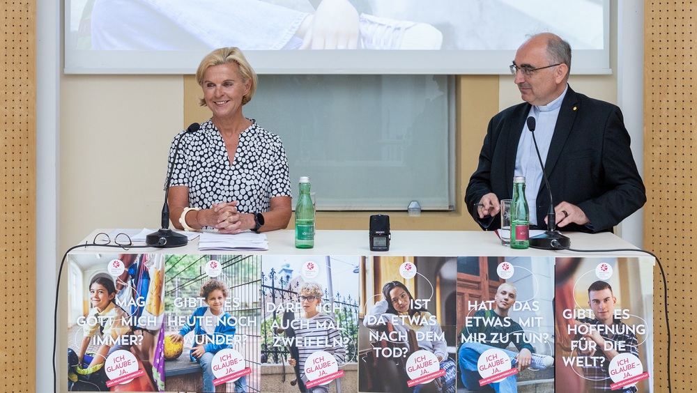 Präsentation der Kampagne 'Ich glaube - Ja' für einen zeitgemäßen katholischen Religionsunterricht mit Schulamtsleiterin Andrea Pinz und Schulbischof Wilhelm Krautwaschl, Wien 28. August 2020 / Steve Schoenlaub